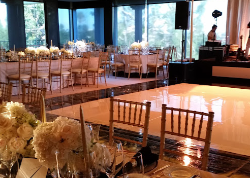 Balloon delivery at Bel Air Country Club exclusive private club event venue, 10768 Bellagio Rd Los Angeles CA