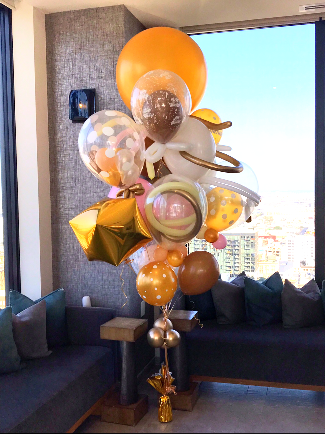 large big gold white balloon bouquet delivery los angeles