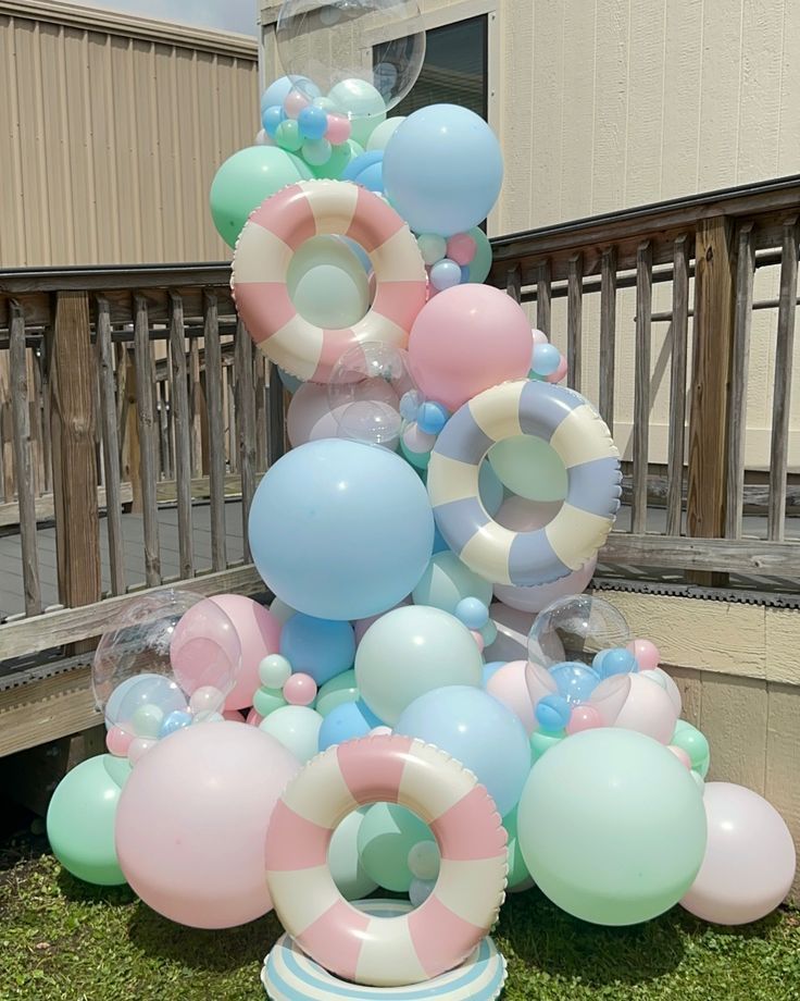 Pastel beach theme Free-Standing organic balloon garland. Perfect for pictures in or outdoors this summer!