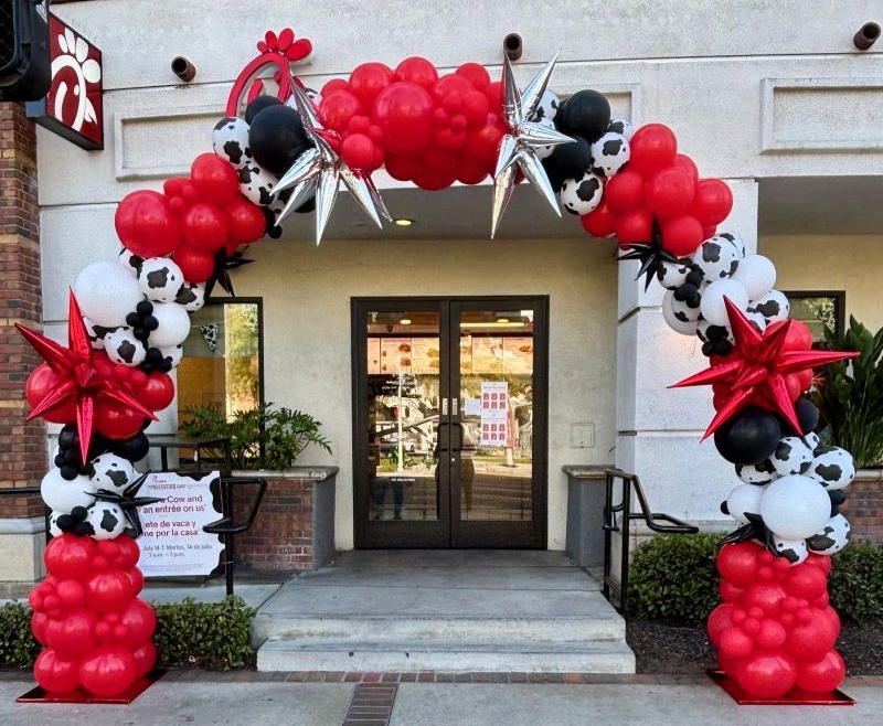 Organic outdoor arch for corporate miracle miles los angeles