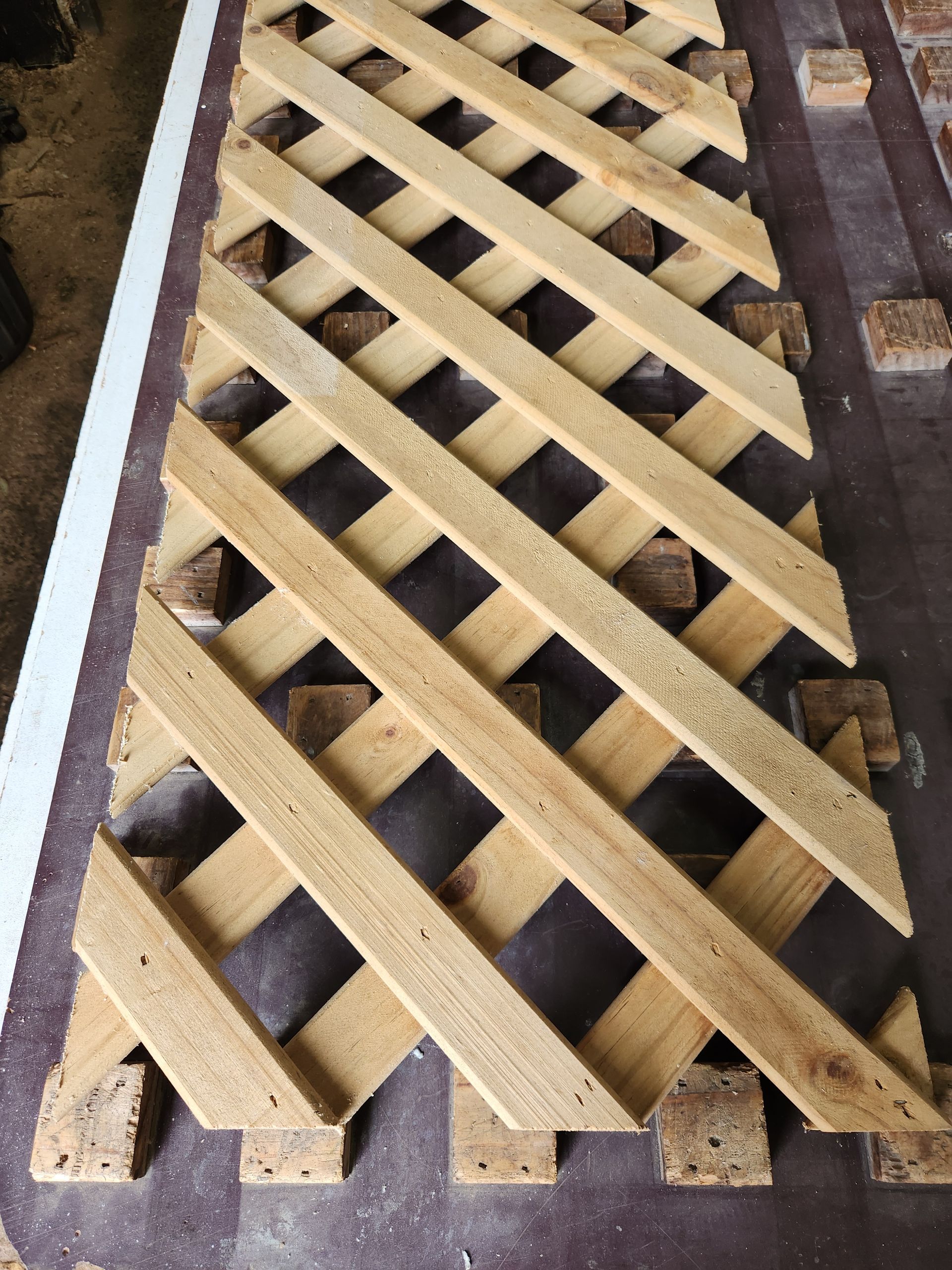 Made to measure diagonal lattice