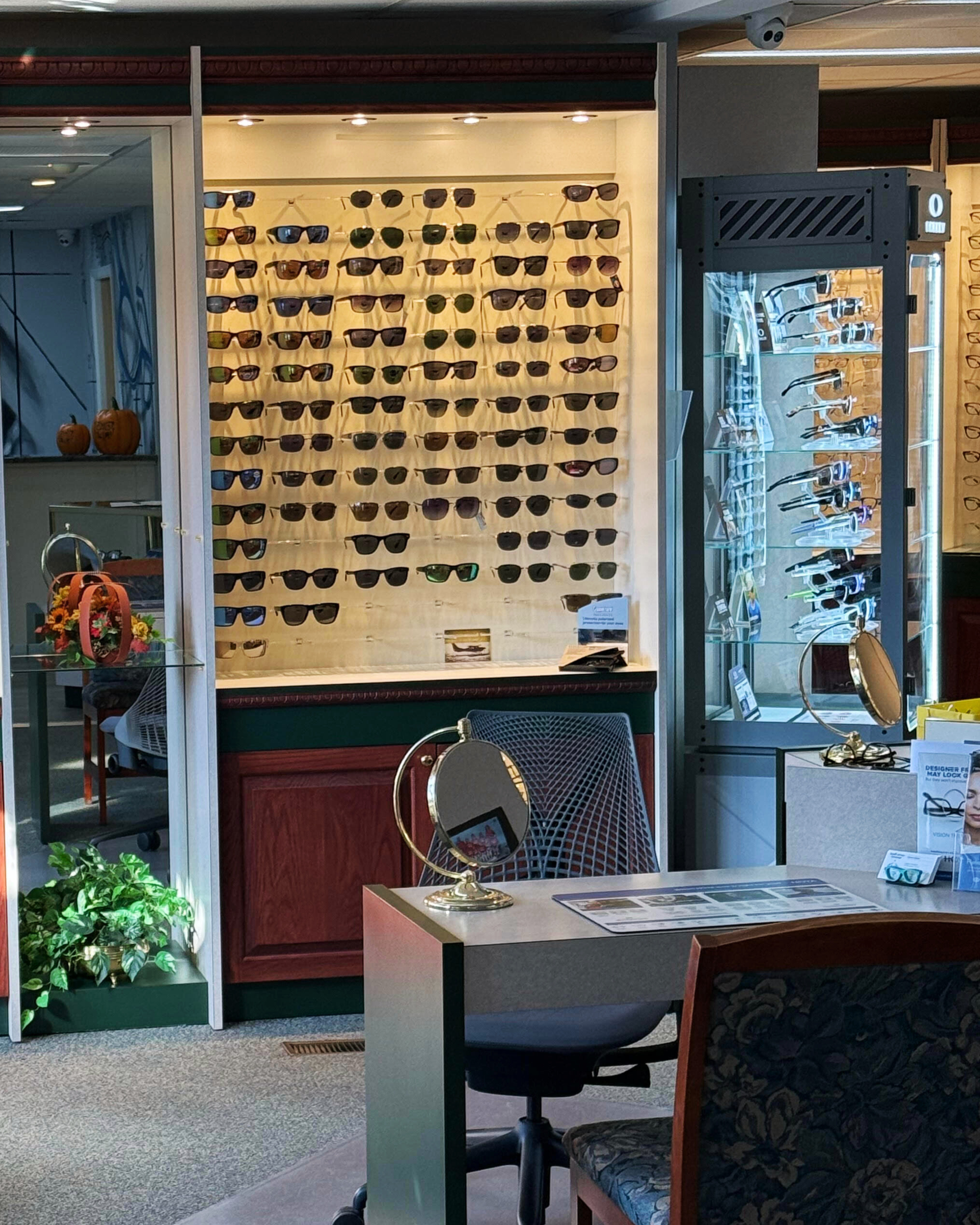 Emergency eye care service