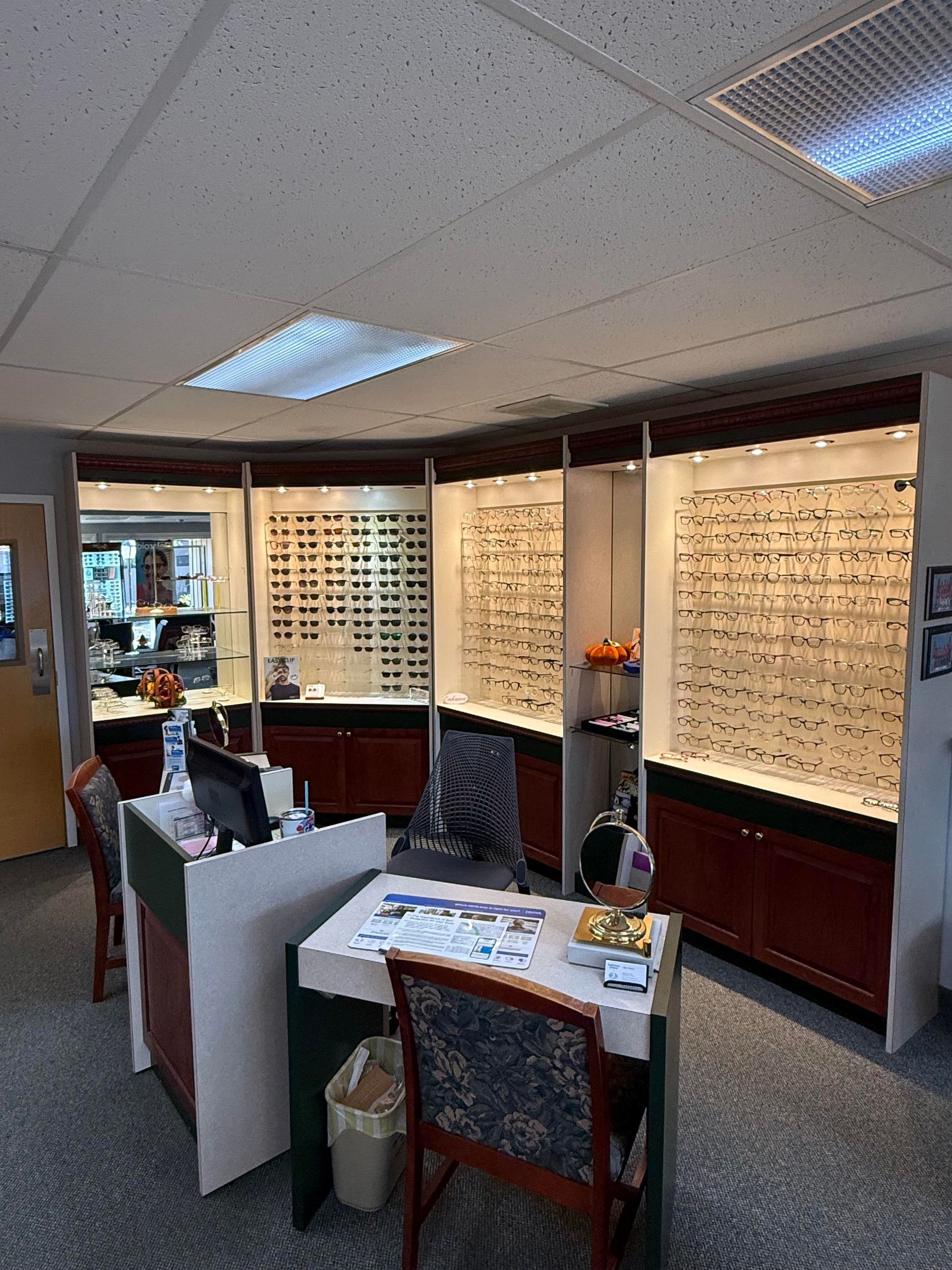 Specialty contact lens service