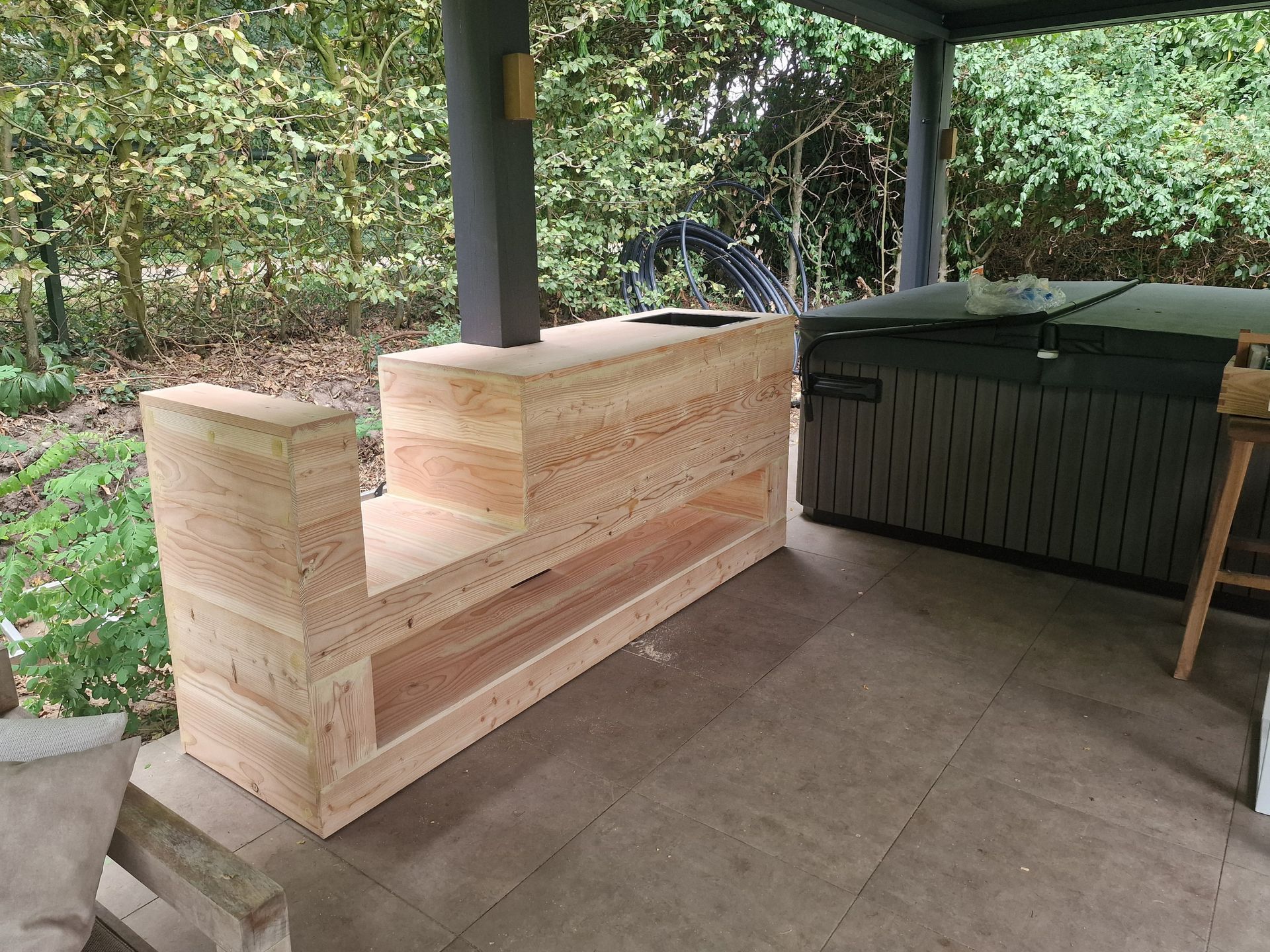 Buitenkeuken op maat douglas en lariks