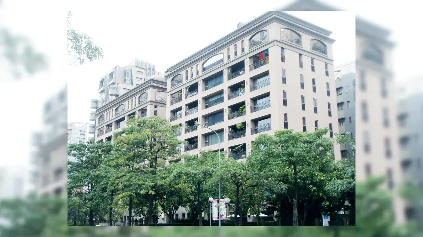 國泰 信義圓鼎 住宅大樓外觀