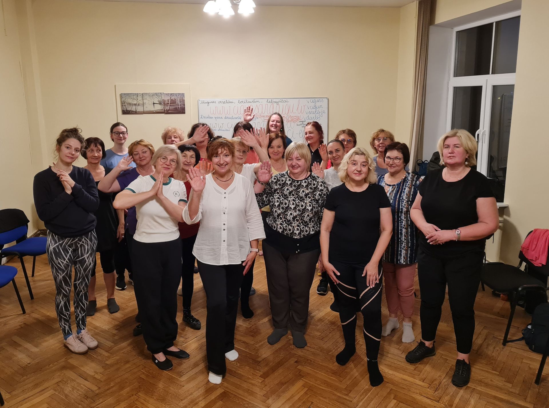 cigun, ciguns, ciguns ar daigu, cigun nodarbības  Rīgā,  vingrošanas nodarbības Latvijas Zinātņu akadēmijā, Muguras veselībai