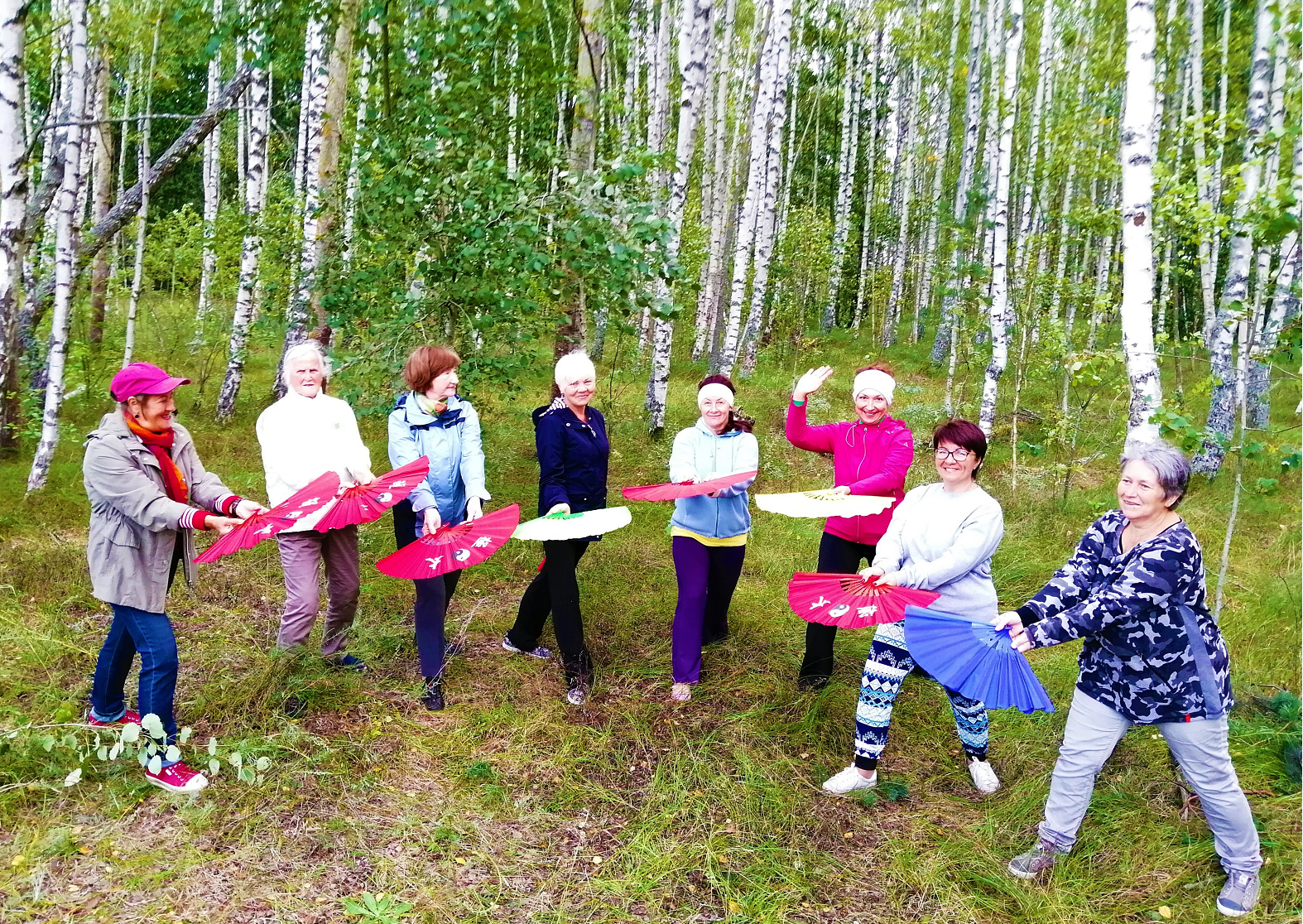 Taidzi ar vēdekli, Daugavgrīva, Cigun, Taidzi, Qigong, Tai Chi, Taichi, Цигун,  Тайцзи, Taichi fan, vingrošanas nodarbības pie jūras, vingro pie jūras,  Daiga Šļahota, Daiga Slahota, Ciguns ar Daigu, Taidzi deja ar vēdekli, deja ar vēdekli, Taichifan, Taijifan, Taichi fan, Piejūras dabas parks, nodarbības pie jūras