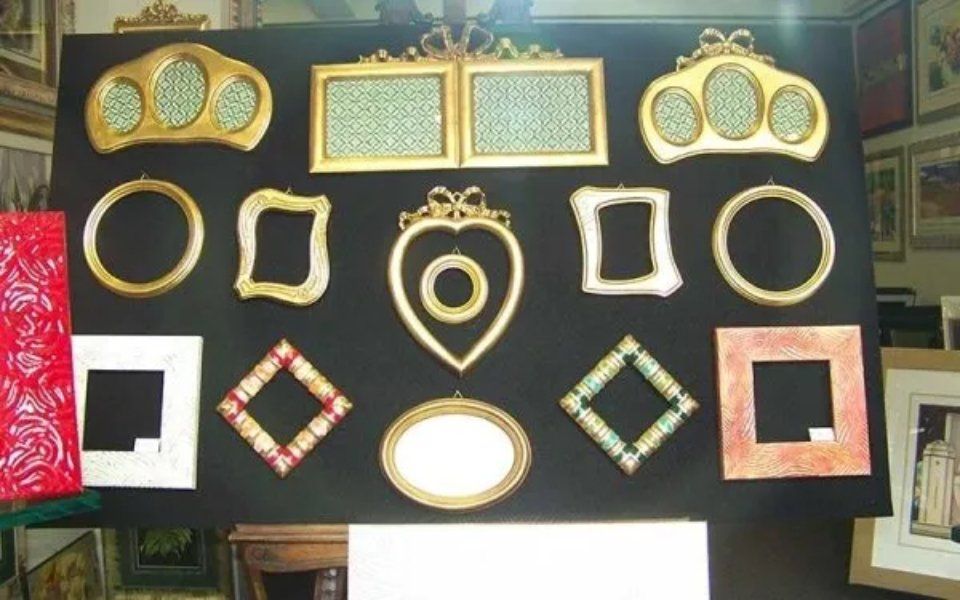 sagome di cornici in legno