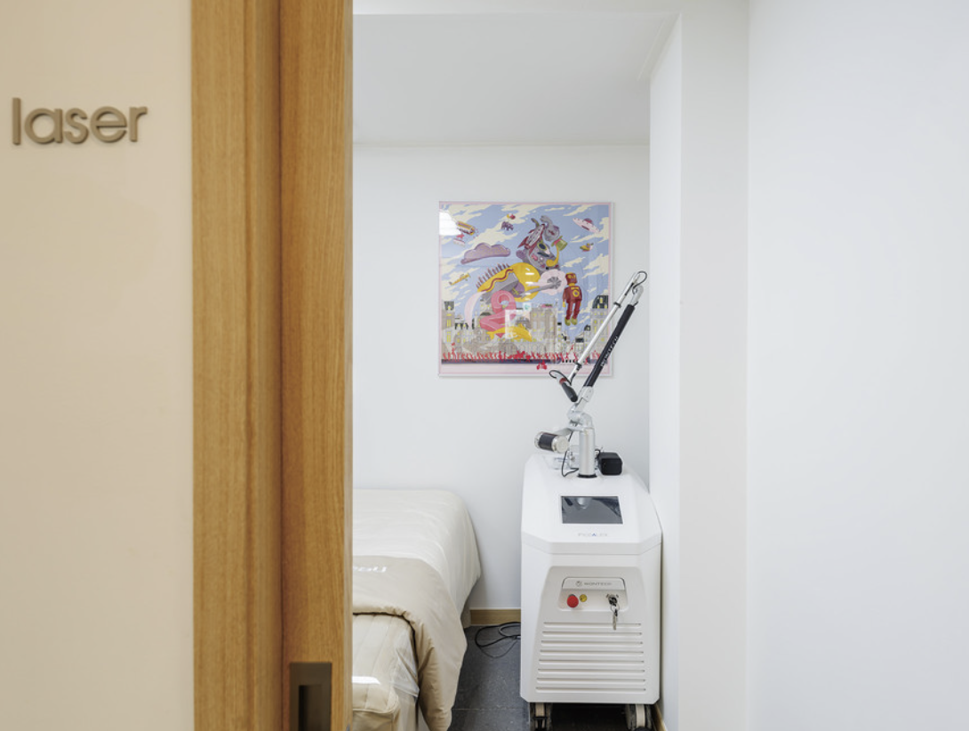 Gallery-style hallway inside Nest Clinic Gangnam, Seoul