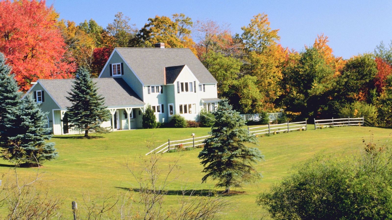picture of a farmhouse in on land in Tennessee