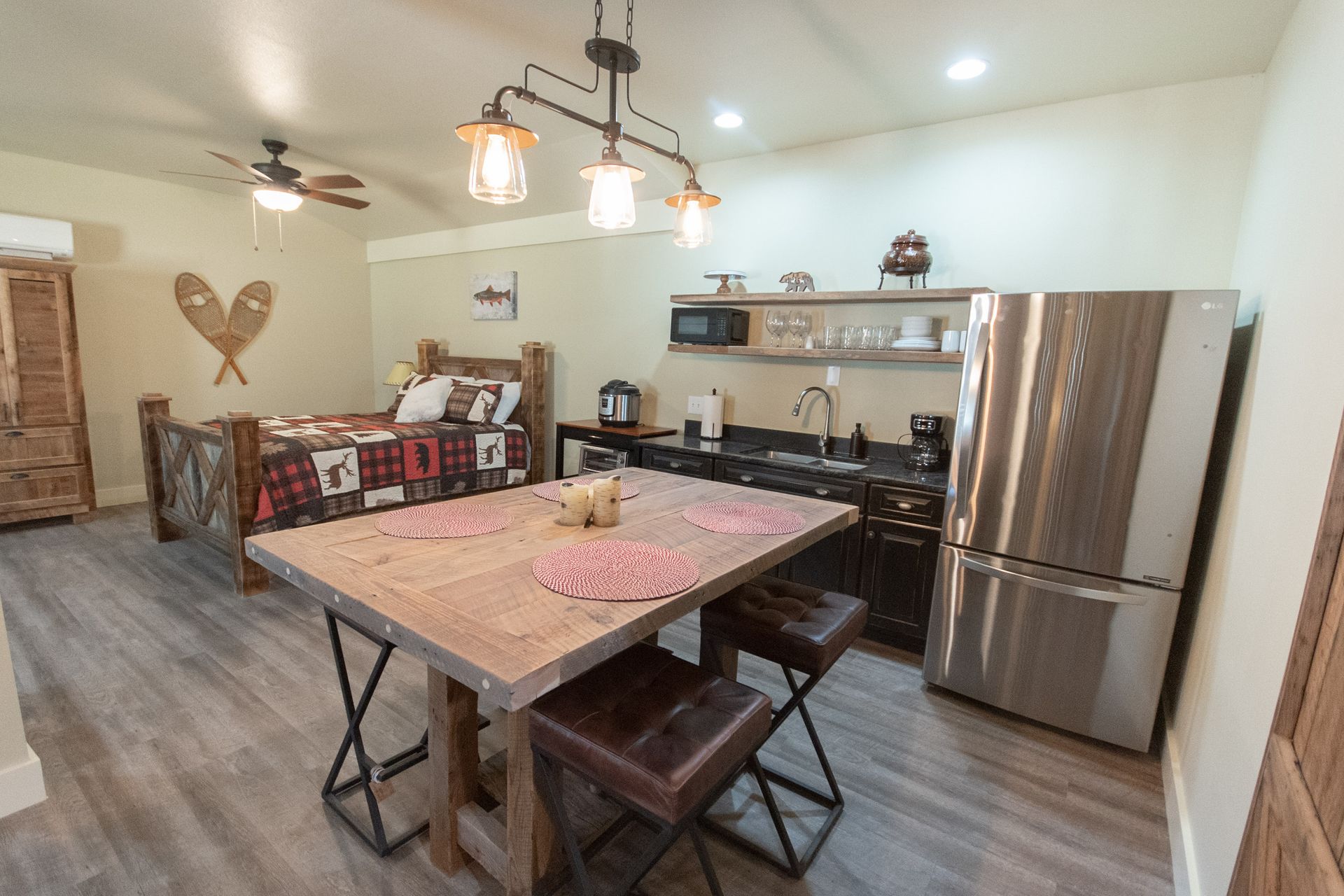 bears-den-great-room