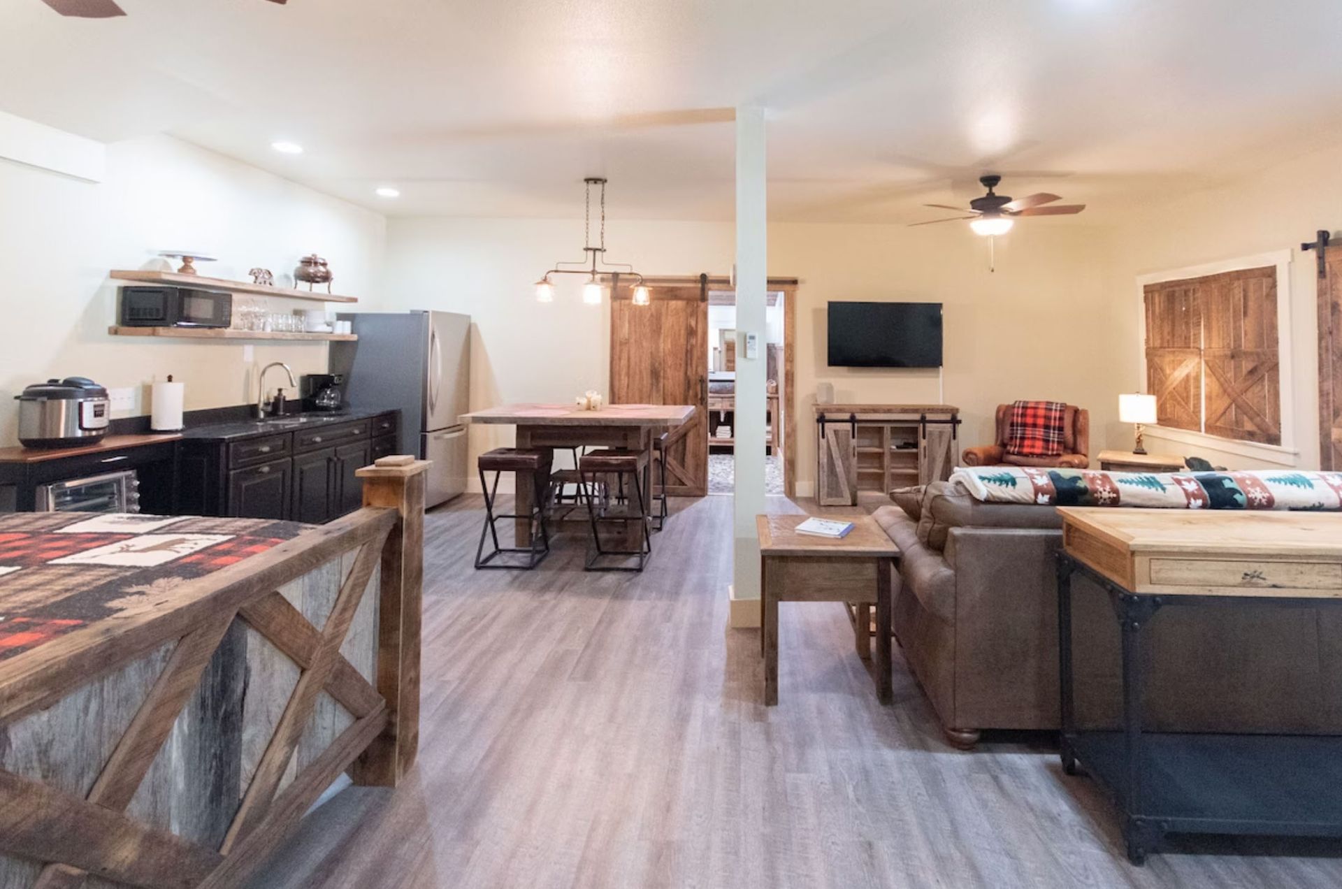 bears-den-great-room