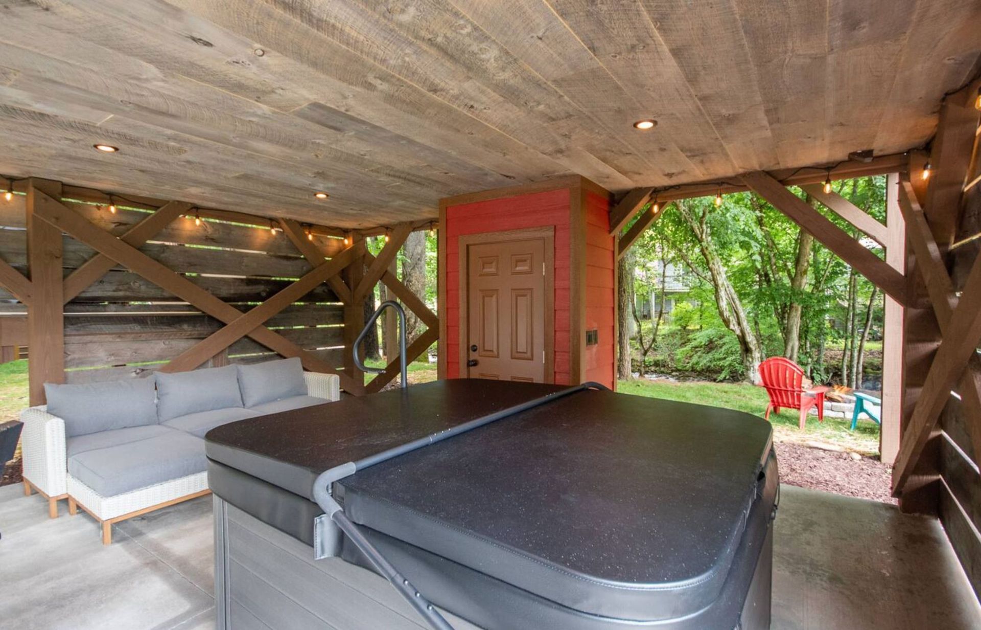 eagles-nest-hot-tub