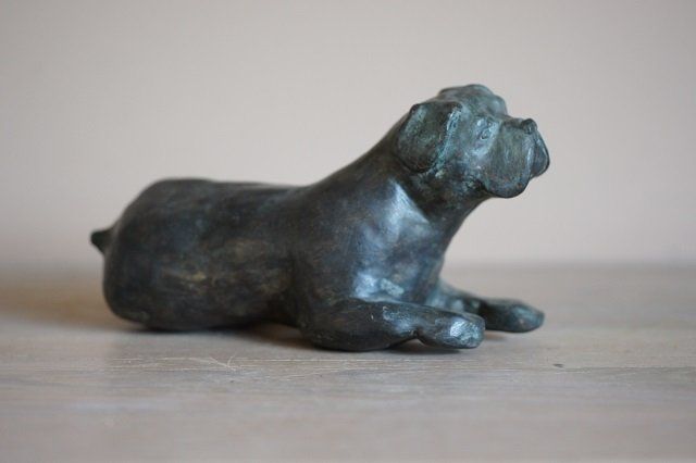 Hond handgevormd keramiek
