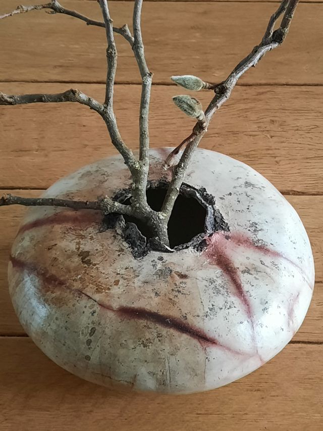 Handgevormde sculptuur Pit Fire gestookt
