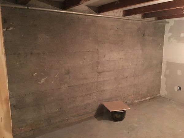Nettoyage de poutres et mur de béton intérieur - Montréal (Avant)