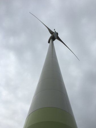 Enlèvement de graffitis sur éolienne