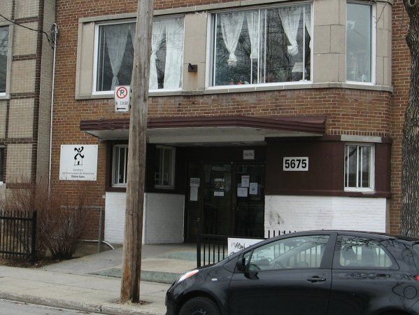 Décapage brique multi-couches - Montréal (Avant)