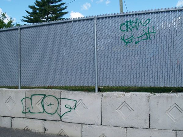 Décapage - Enlèvement graffiti - Magog (Avant)