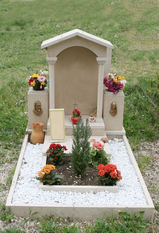 monumenti funebri