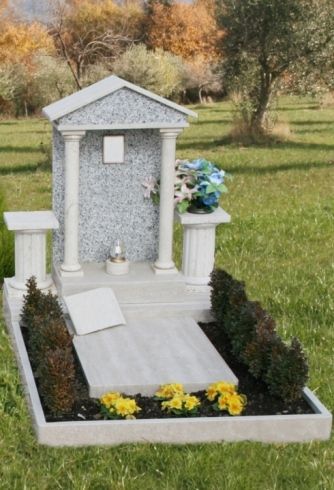 monumenti funebri
