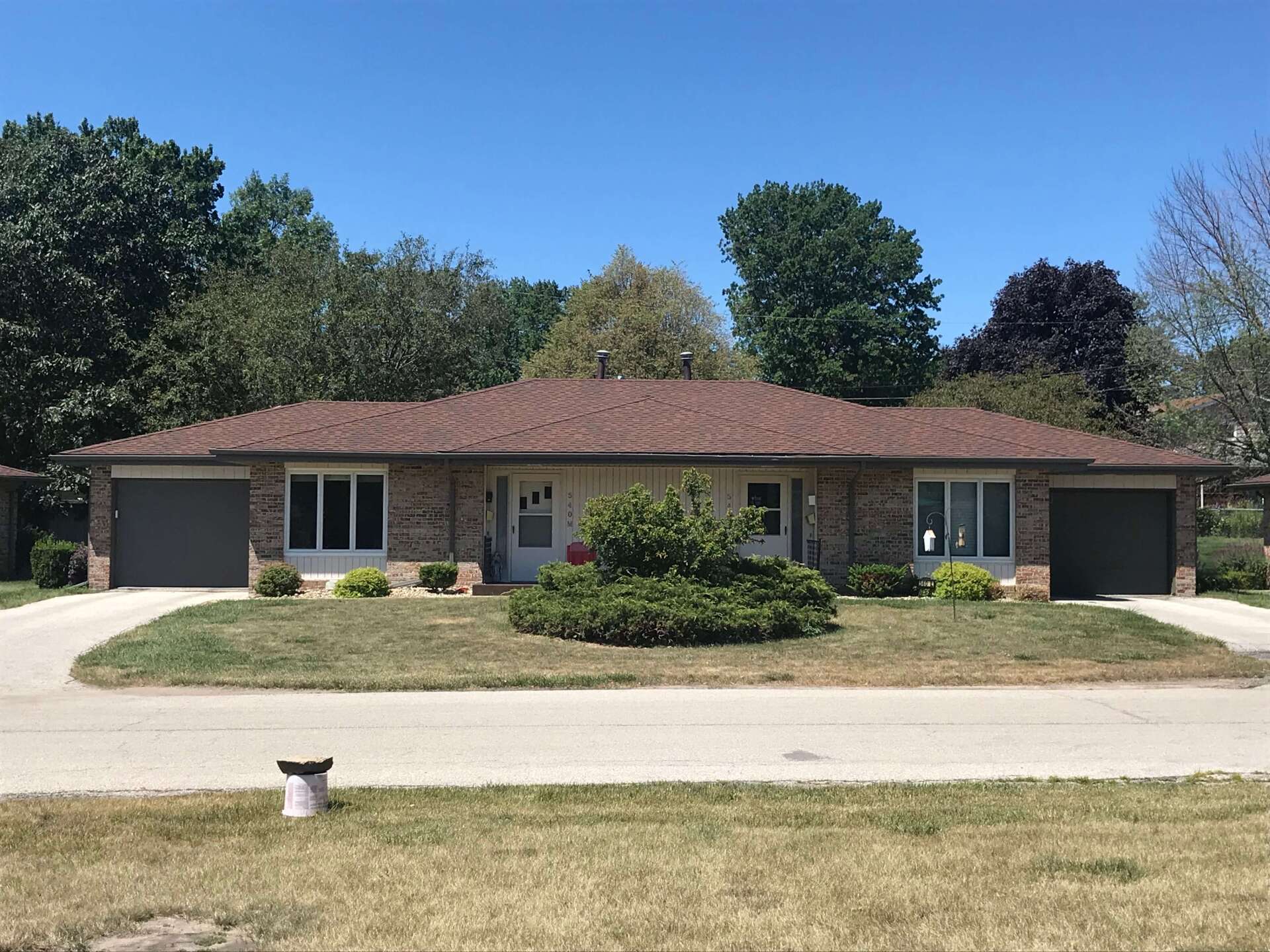 outside view of independent living cottage at Friendship Village