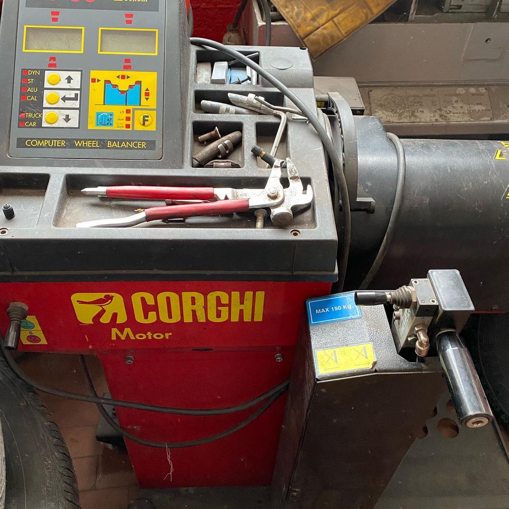 macchinario per revisione auto