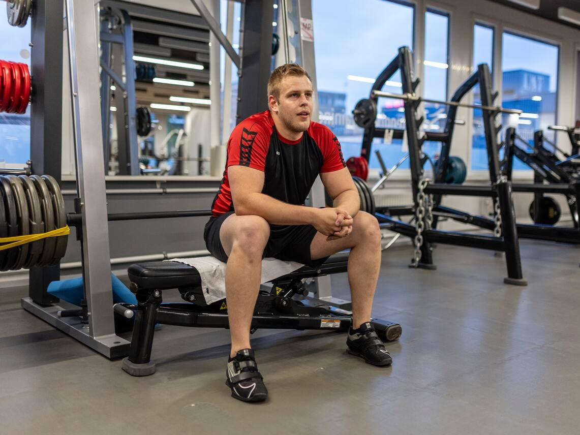 Adrian Odermatt beim Training ausserhalb des Sägemehls