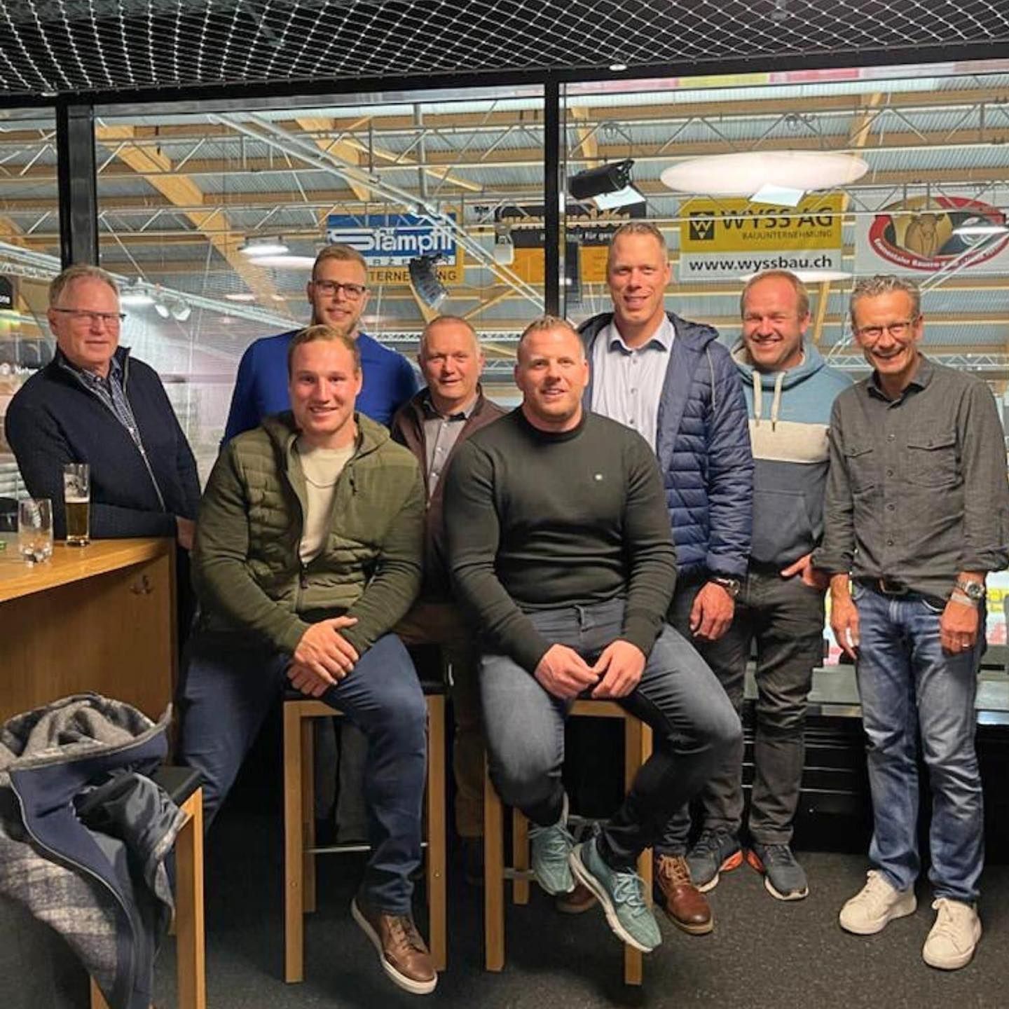 Adrian Odermatt beim Besuch eines Eishockeyspiels