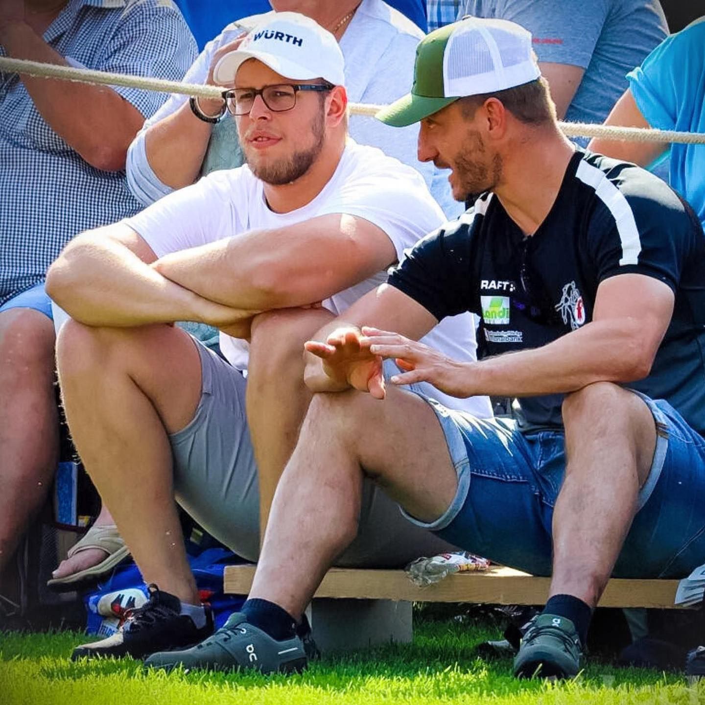 Adrian Odermatt als Zuschauer am Schwingfest