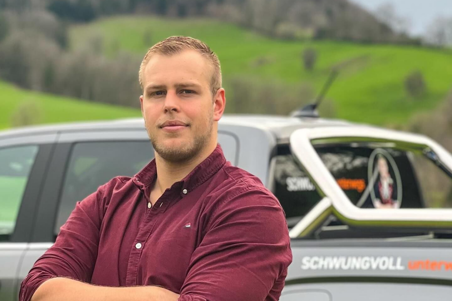 Adrian Odermatt mit seinem Fahrzeug
