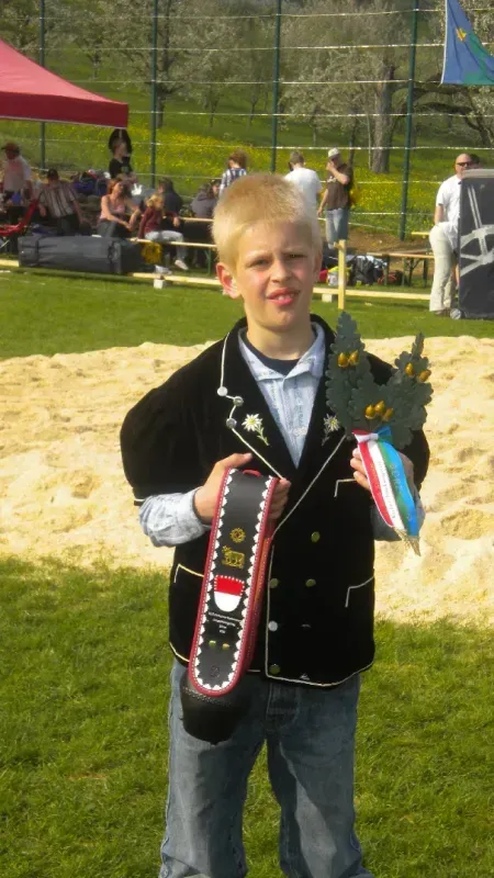 Adrian Odermatt in frühen Jahren im Schwingsport