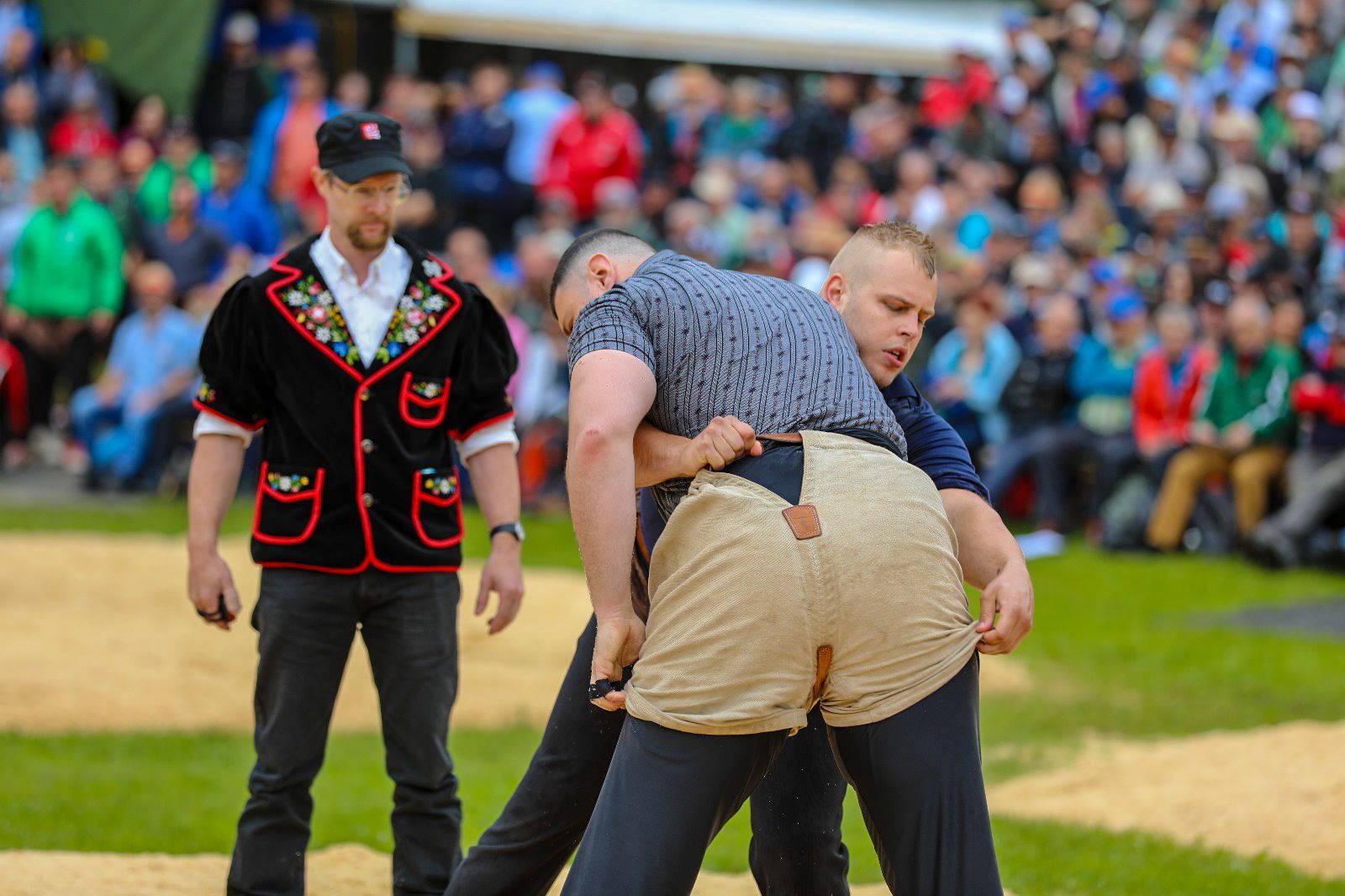 Adrian Odermatt beim Anschwingen