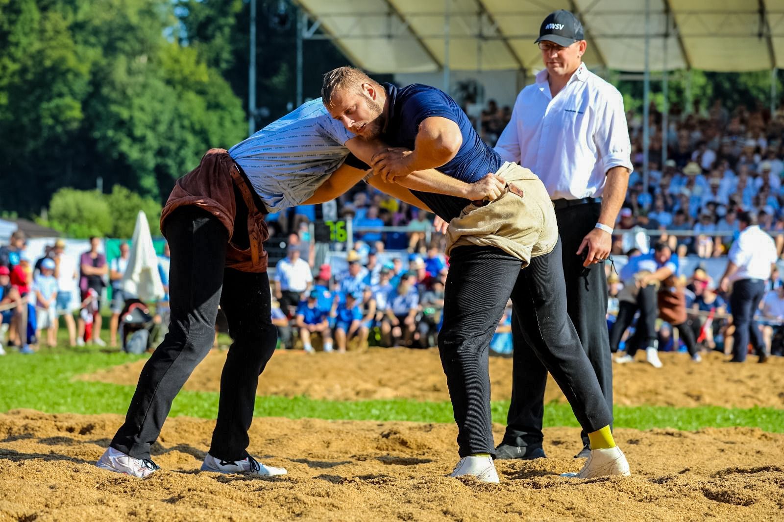 Adrian Odermatt im Griff am Gegner