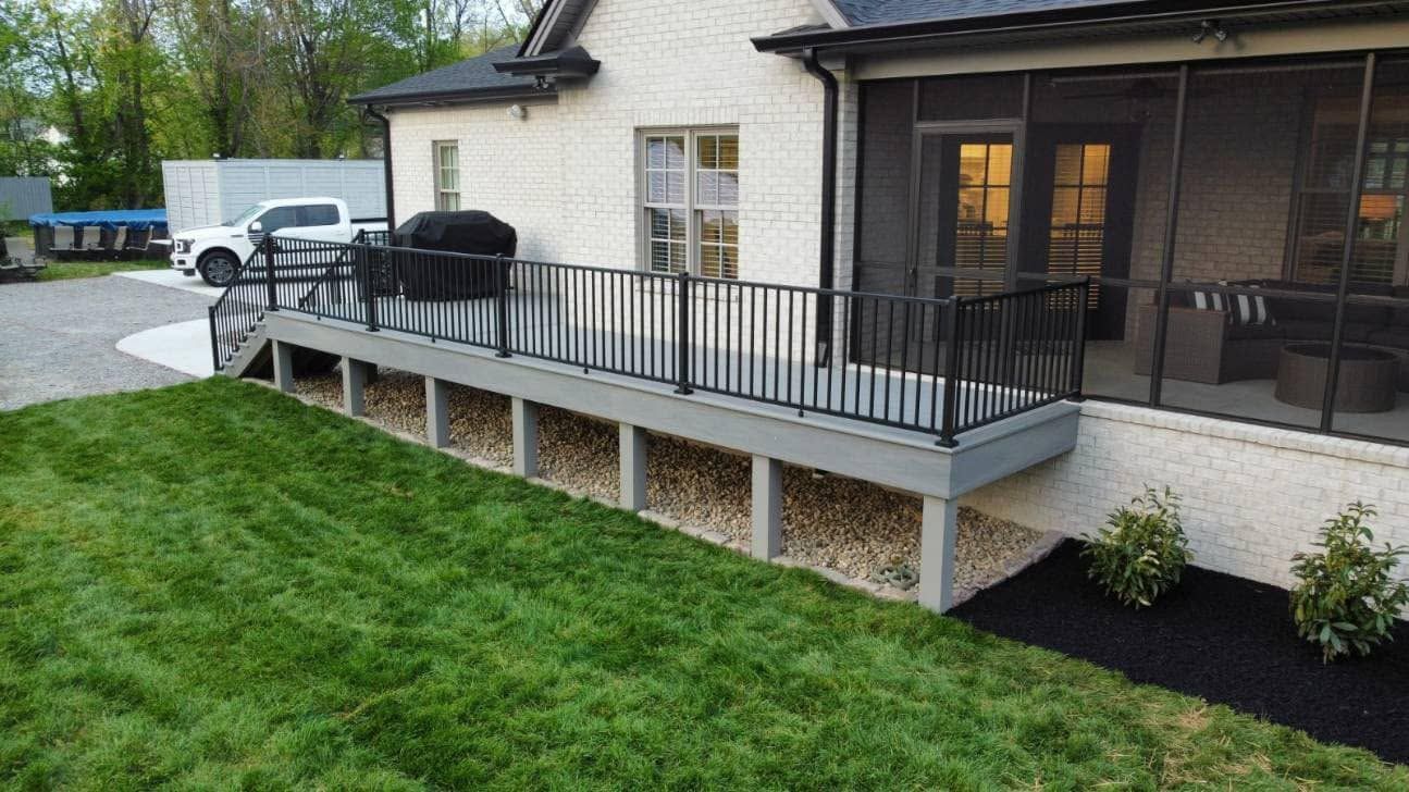 landscaping around screened in porch
