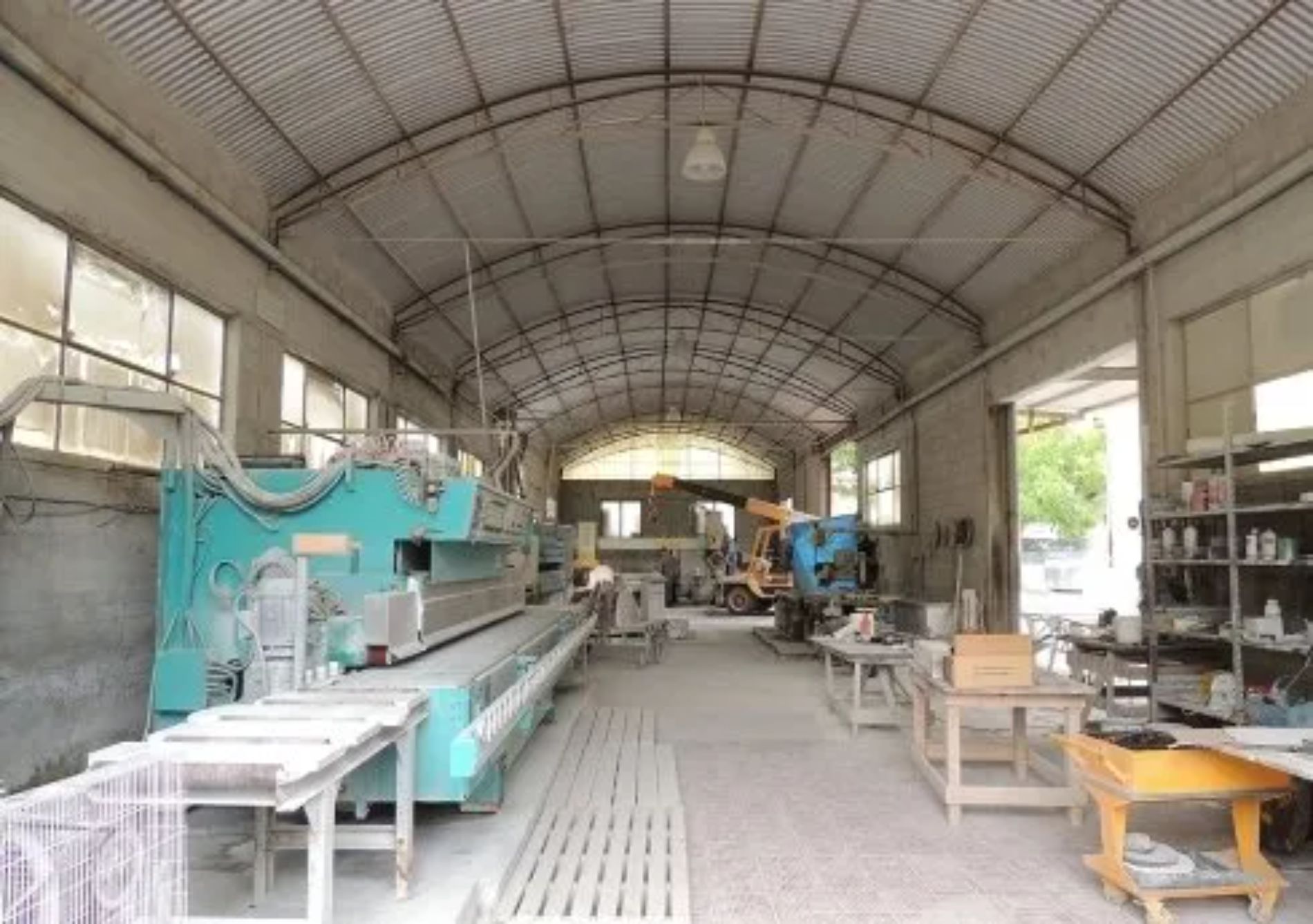 laboratorio per lavorazione di marmo e granito