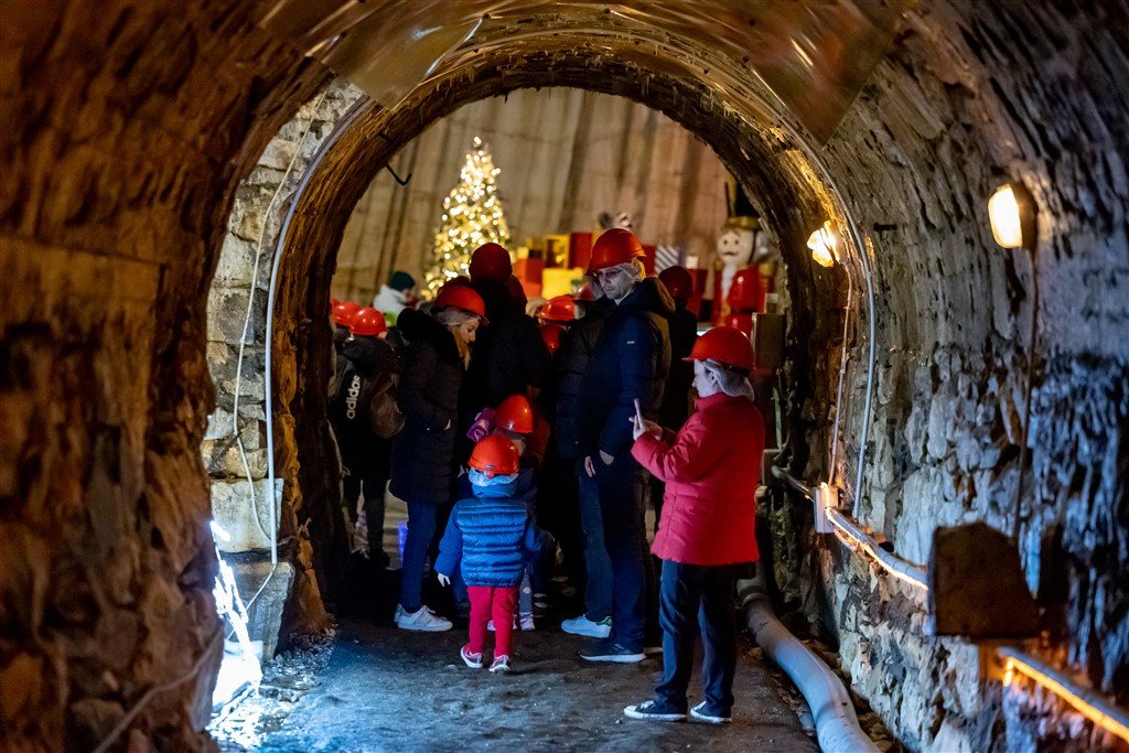 Puzzle 1000 Pezzi: Grotta Di Babbo Natale, Laboratorio Con Elfi E Regali, Marca Quickdraw - Foto 6