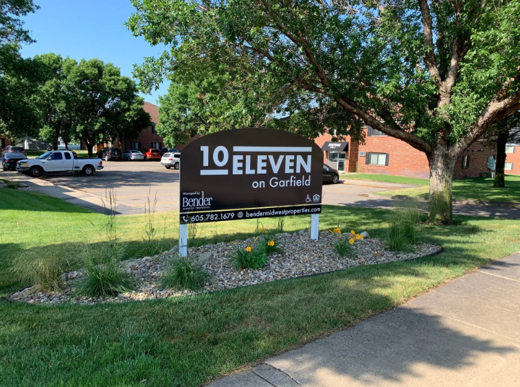 10 Eleven On Garfield - Image 1