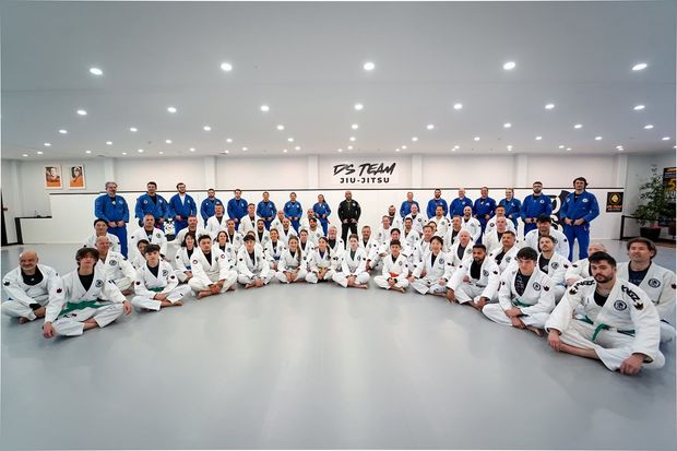Mixed Jiu-Jitsu class in session