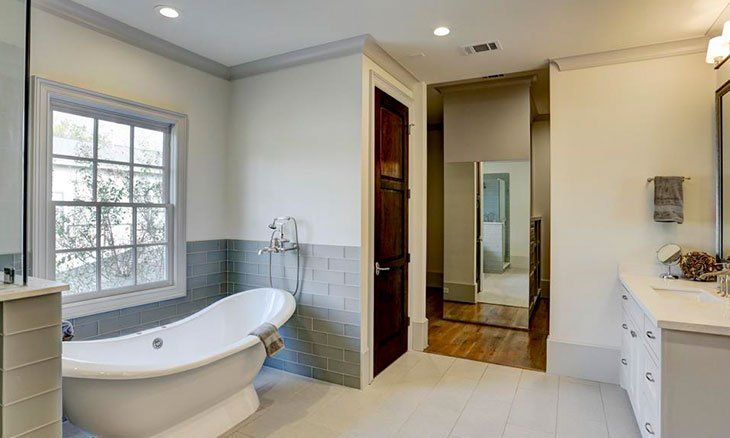 Free standing bathtubs in East Aurora, NY