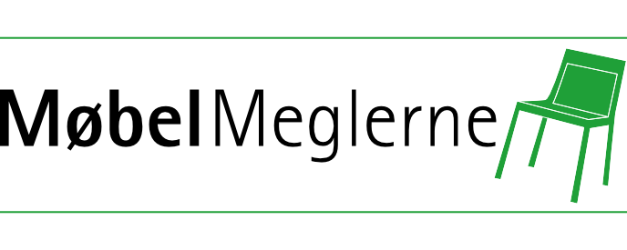 Møb Meglerne-logo med svart tekst og et grønt stolikon på hvit bakgrunn