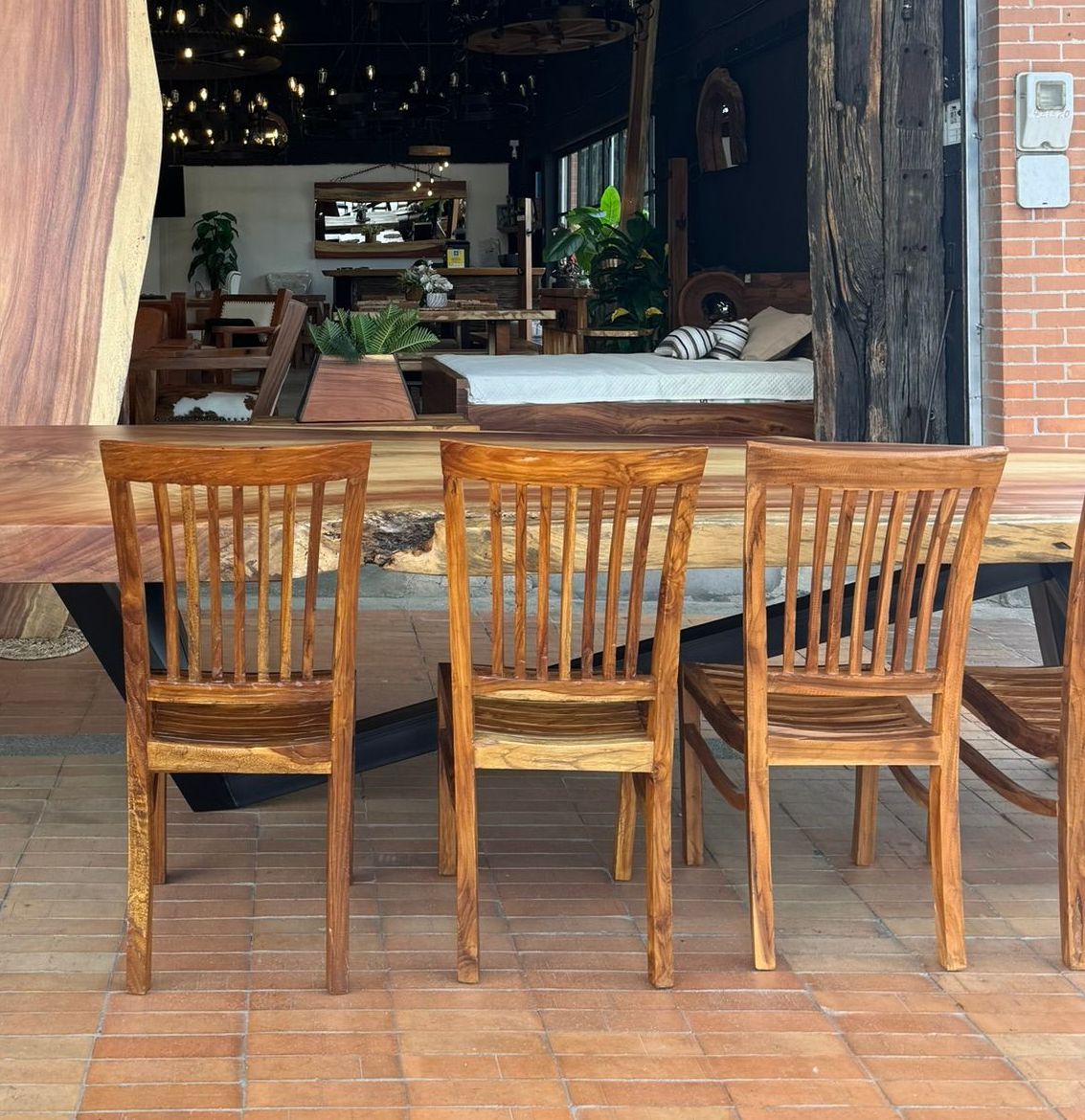 sillas  en madera rustica