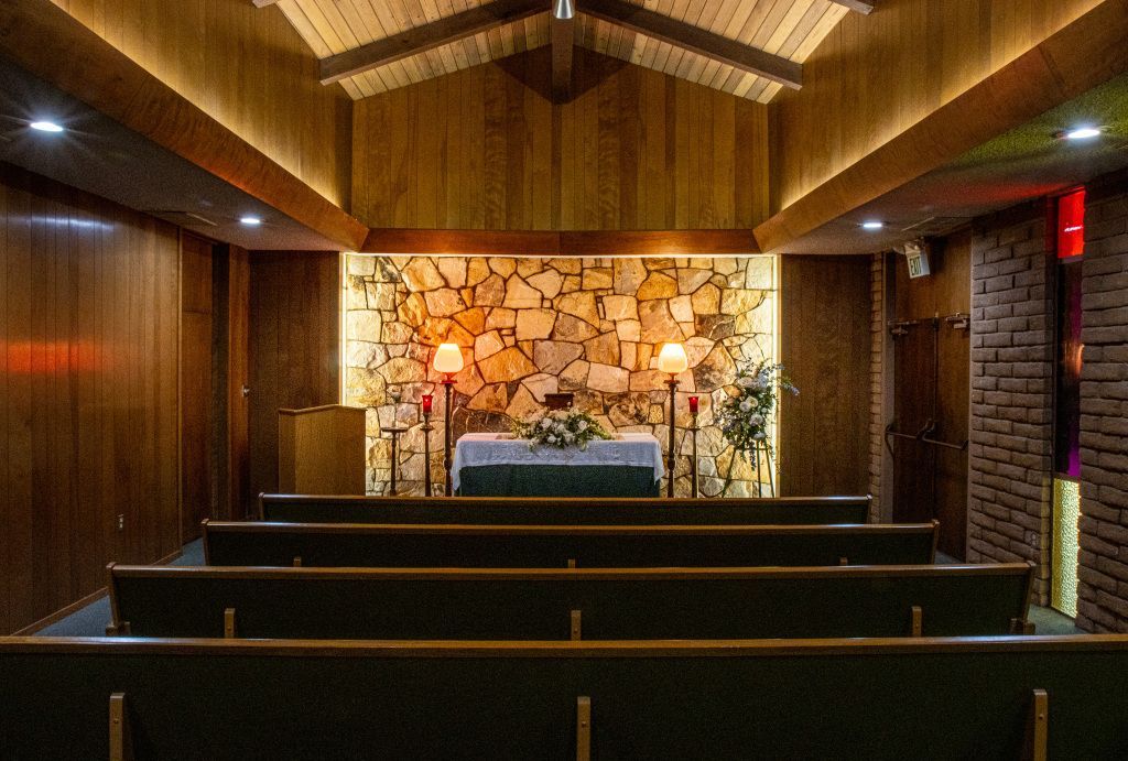 Peaceful viewing room at Parent-Sorensen Mortuary offering a comforting environment for remembrance services.