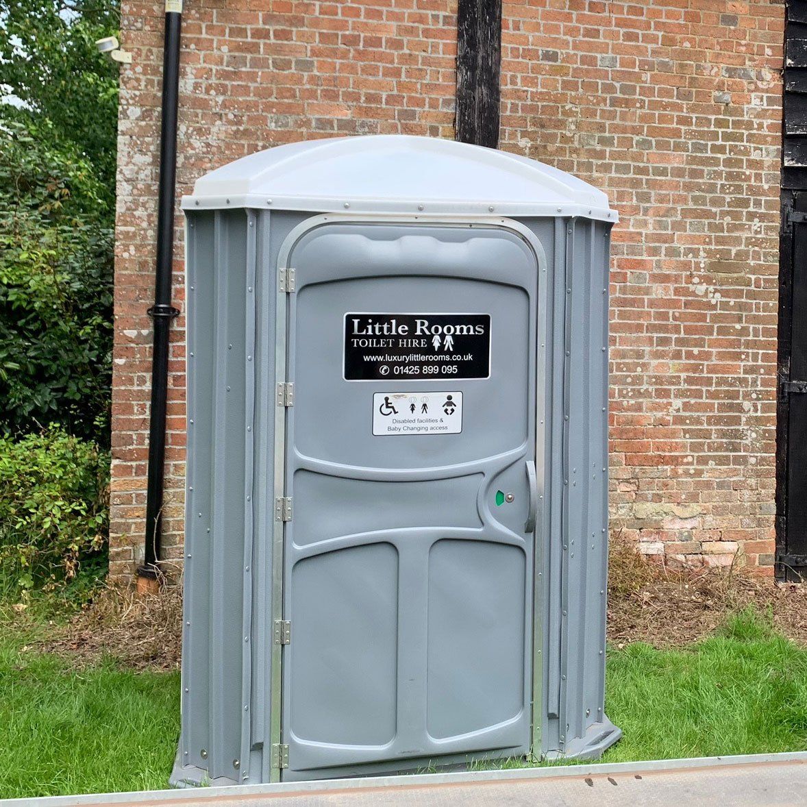 luxury little rooms disabled toilet hire