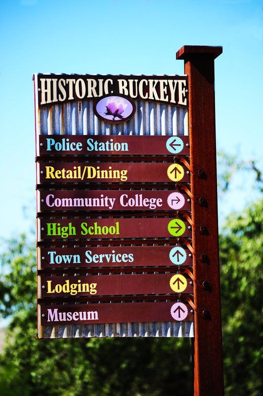 A sign that says historic buckeye on it