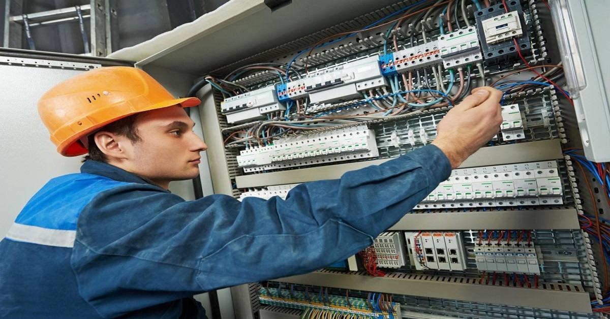 Travail d'électricien