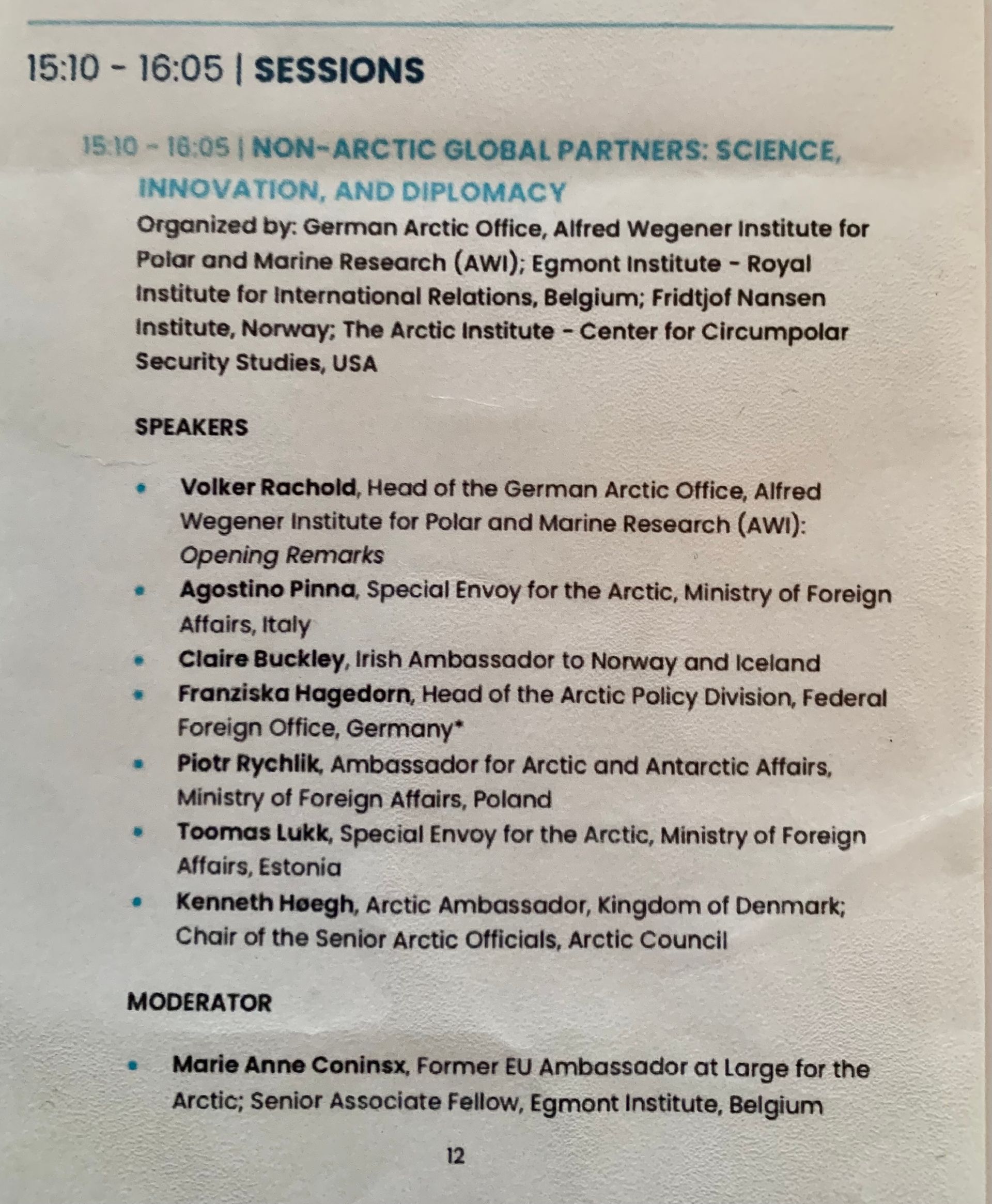 Programmübersicht einer Konferenzsitzung zum Thema globale Partnerschaften außerhalb der Arktis.