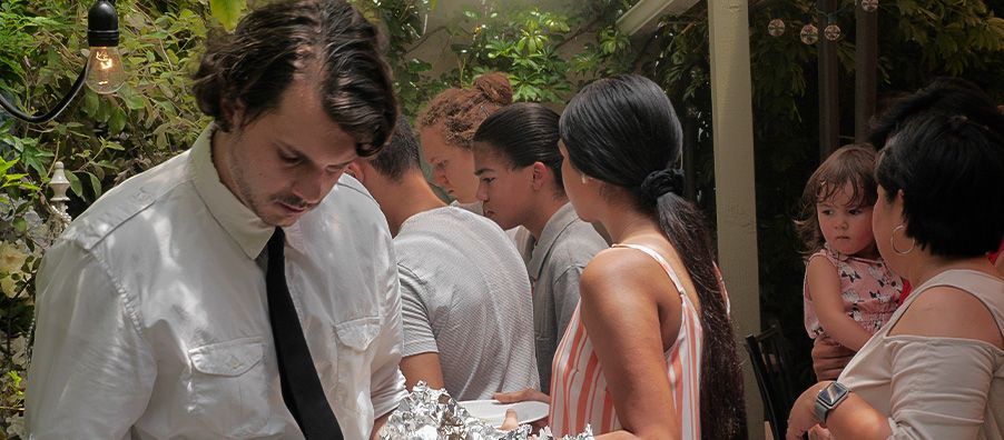 server with guests in bexx secret garden 