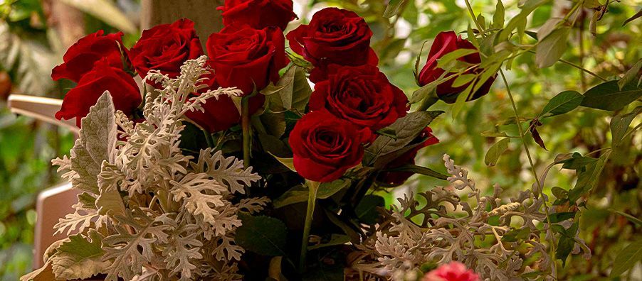 Red roses on Alice in Wonderland Buffet Table 