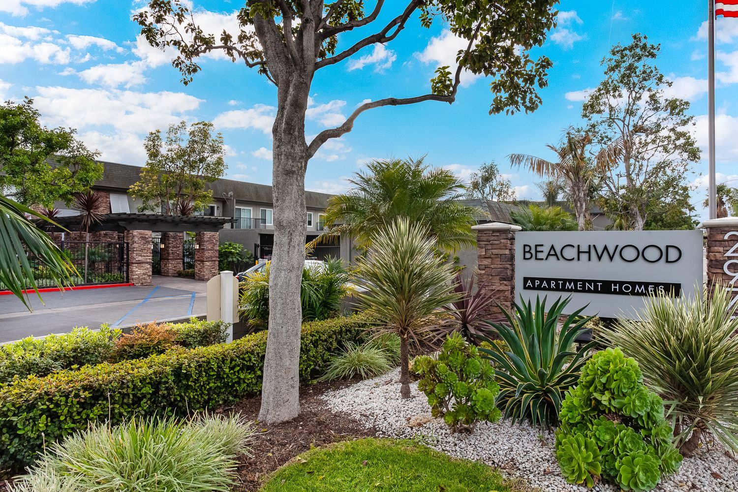 Beachwood entrance gate and sign